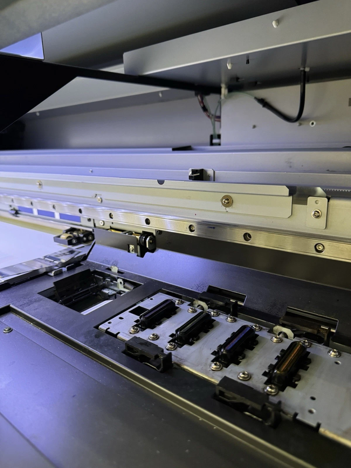 Roland TrueVIS VG2-540 54-inch printer/cutter